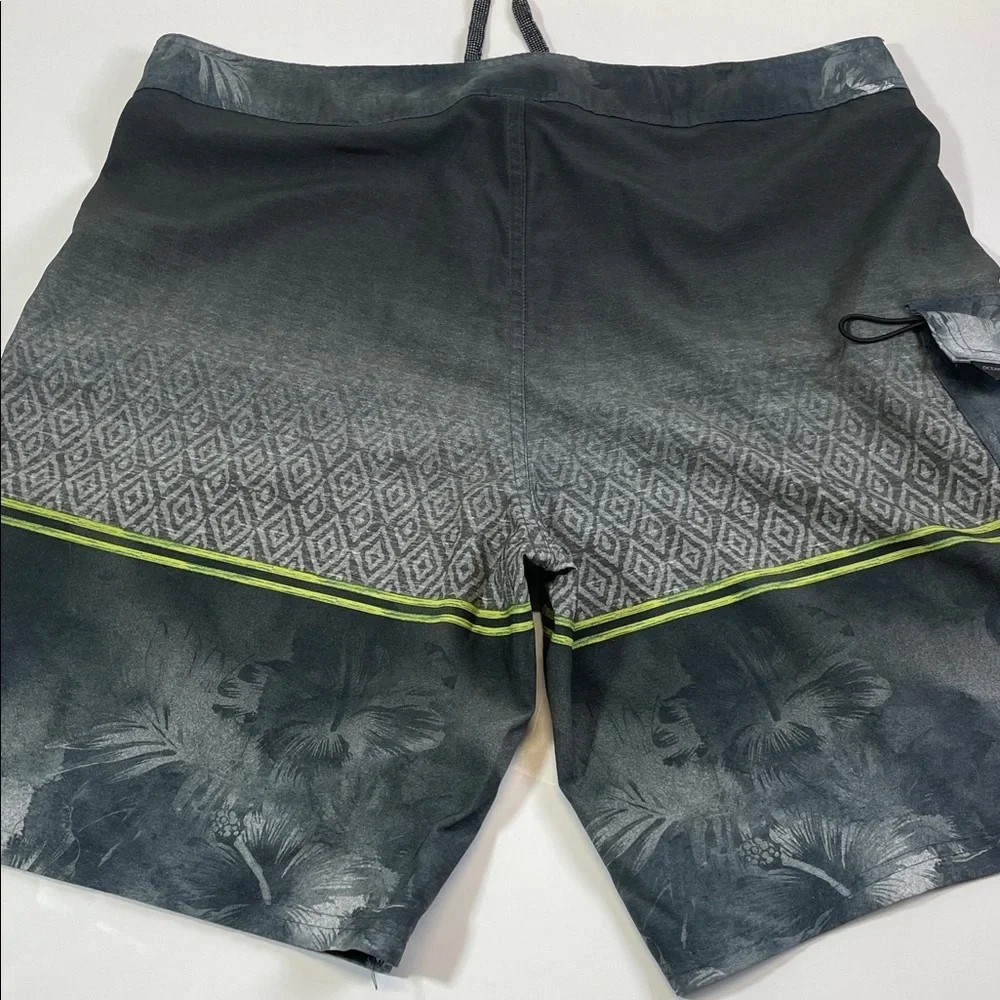 Ocean Current Men’s Board Shorts Size 38 Gray Green Surf Swim Trunks